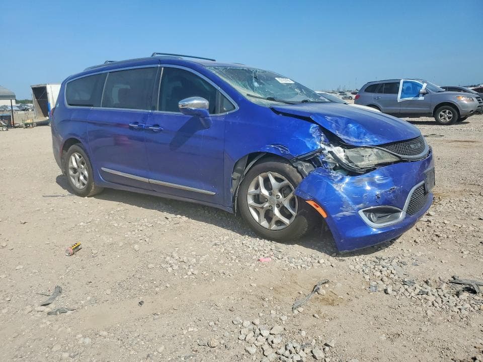 2019 CHRYSLER PACIFICA LIMITED 4