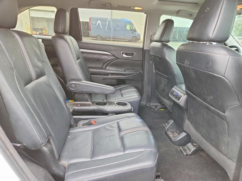 2018 TOYOTA HIGHLANDER SE 10