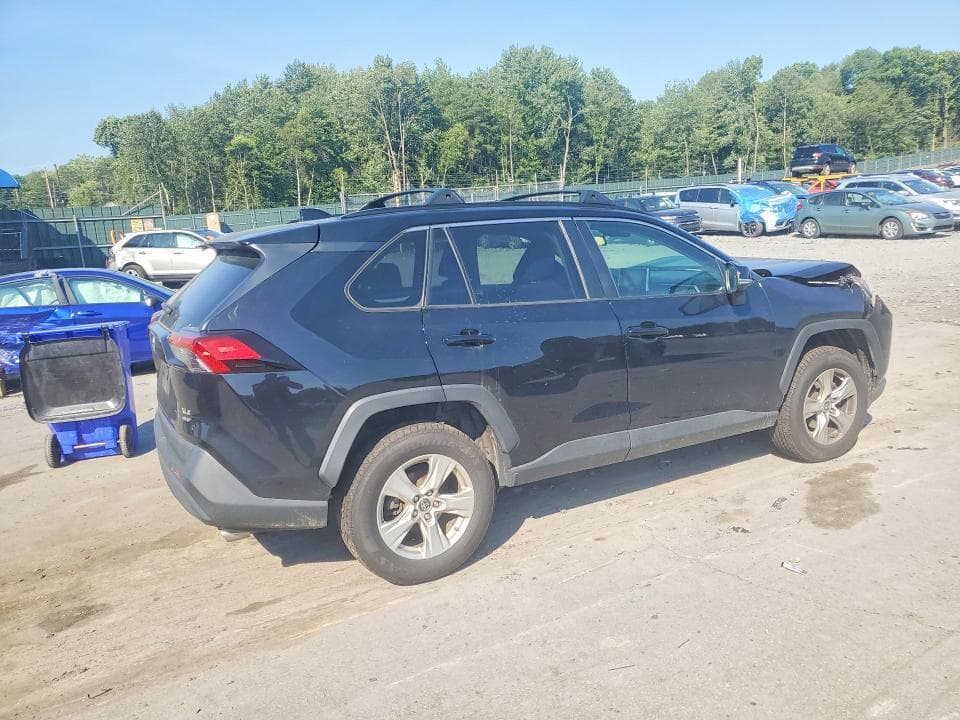 2019 TOYOTA RAV4 XLE 3