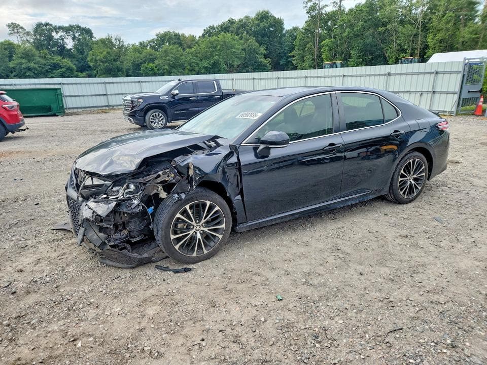 2018 TOYOTA CAMRY SE - 1