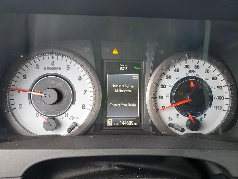 2018 TOYOTA SIENNA SE PREMIUM 8-PASSENGER 9