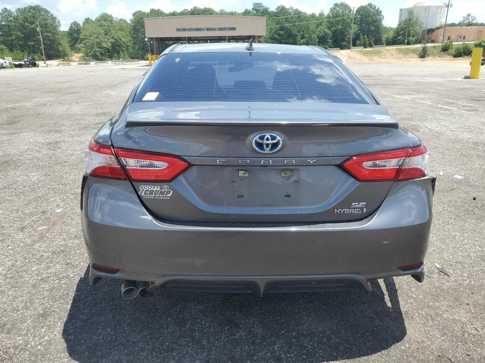 2020 TOYOTA CAMRY SE 6