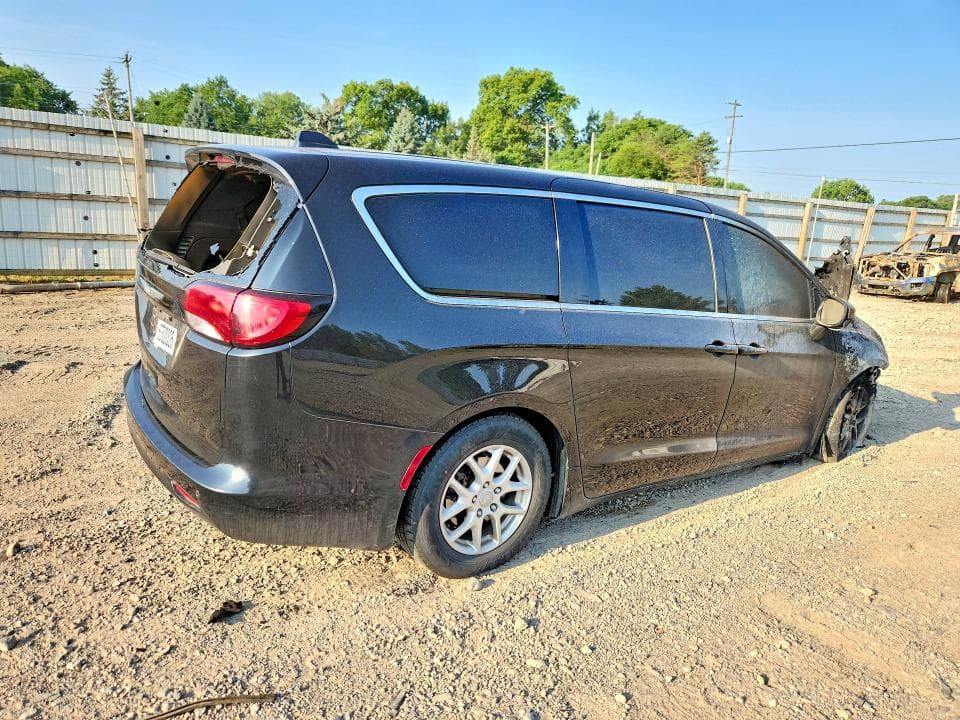 2017 CHRYSLER PACIFICA TOURING 3