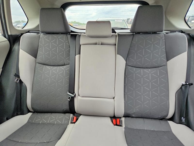 2024 TOYOTA RAV4 HYBRID XLE 10