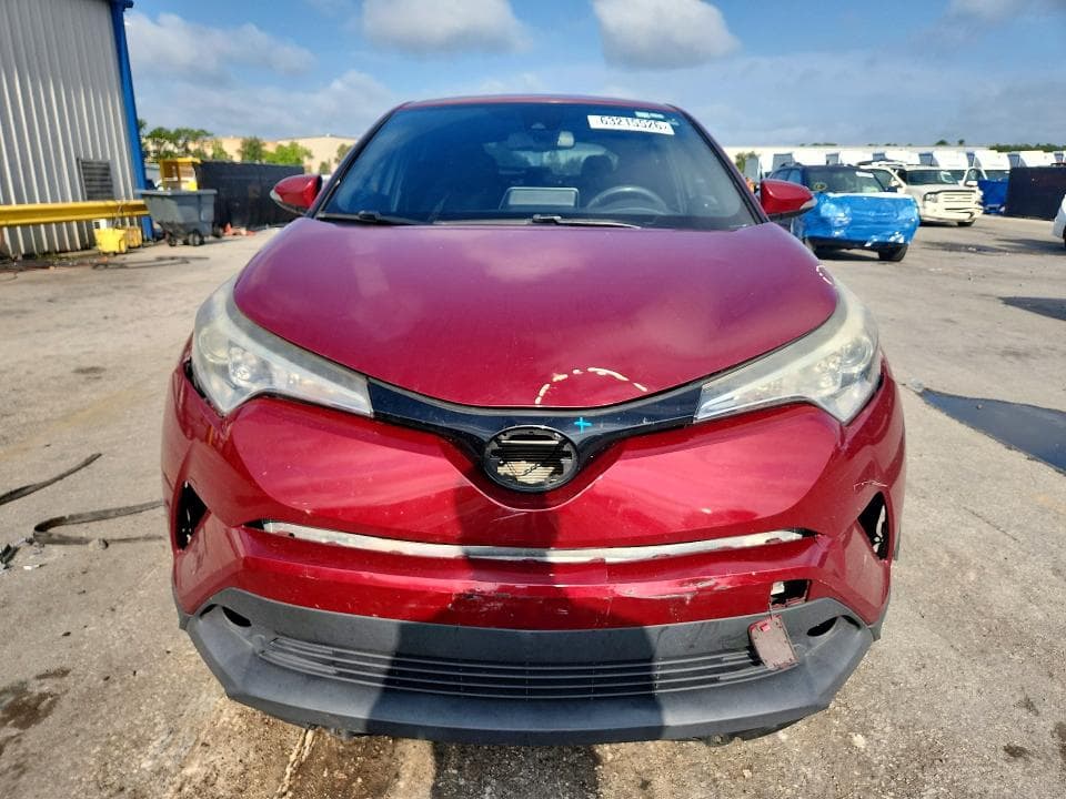 2019 TOYOTA C-HR XLE 5