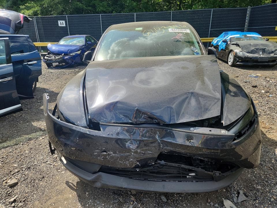 2026 TESLA MODEL Y 5