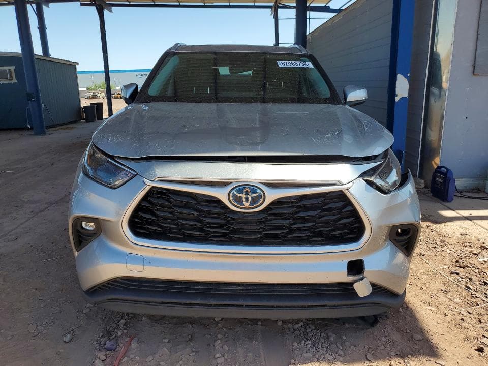 2022 TOYOTA HIGHLANDER HYBRID XLE 5