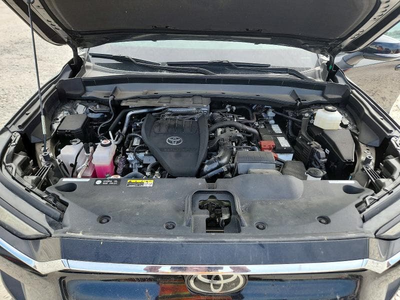 2025 TOYOTA GRAND HIGHLANDER XLE 12