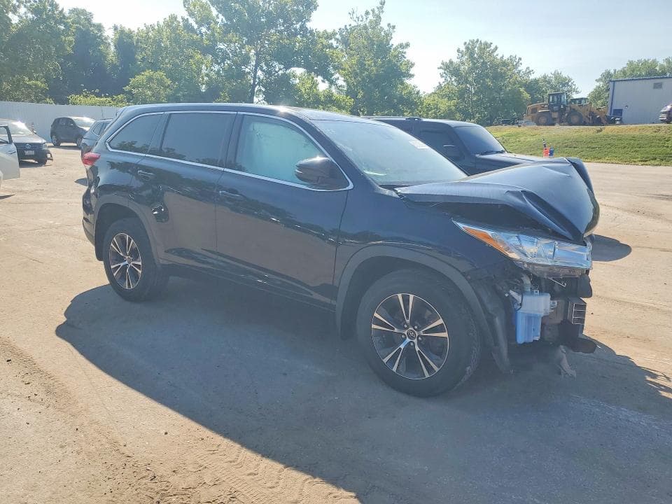 2018 TOYOTA HIGHLANDER LE 4