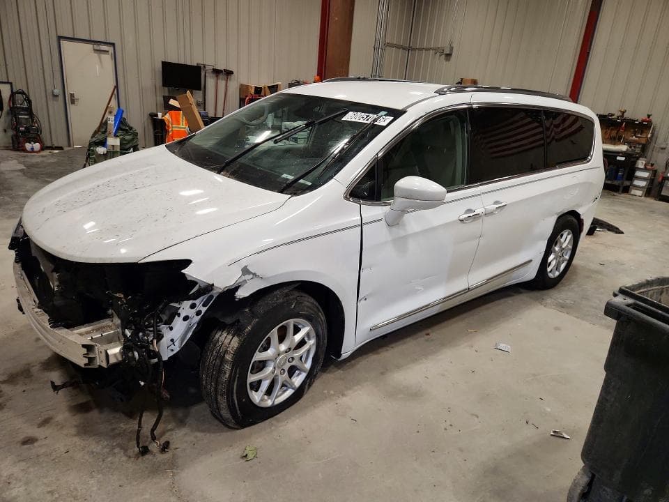 2020 CHRYSLER PACIFICA TOURING L - 1
