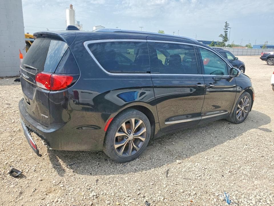 2017 CHRYSLER PACIFICA LIMITED 3