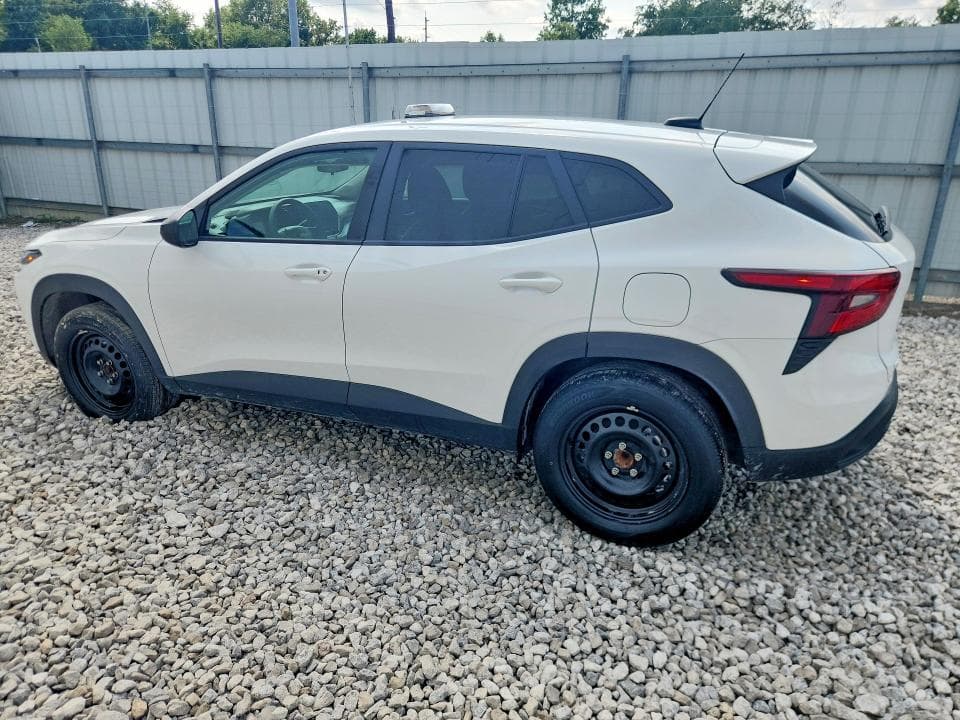 2025 CHEVROLET TRAX LS 2