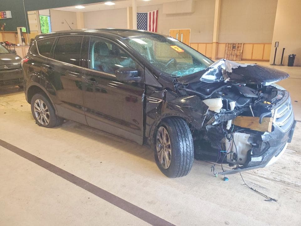 2017 FORD ESCAPE SE 4