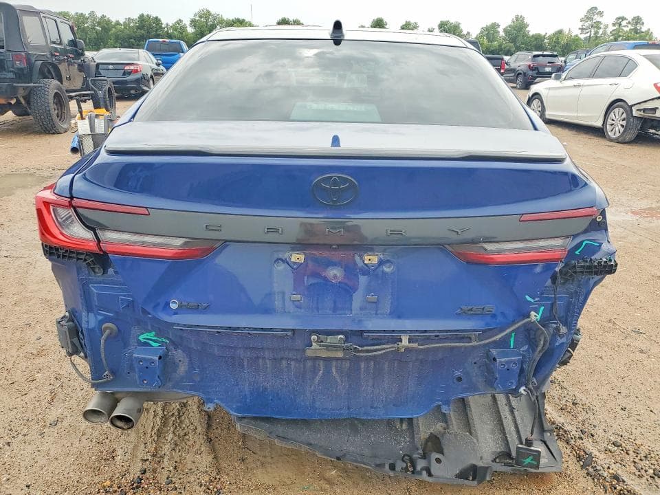 2025 TOYOTA CAMRY XSE 6