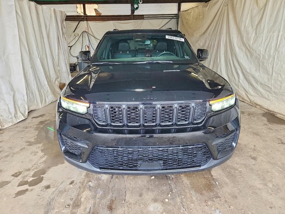 2023 JEEP GRAND CHEROKEE LAREDO 5