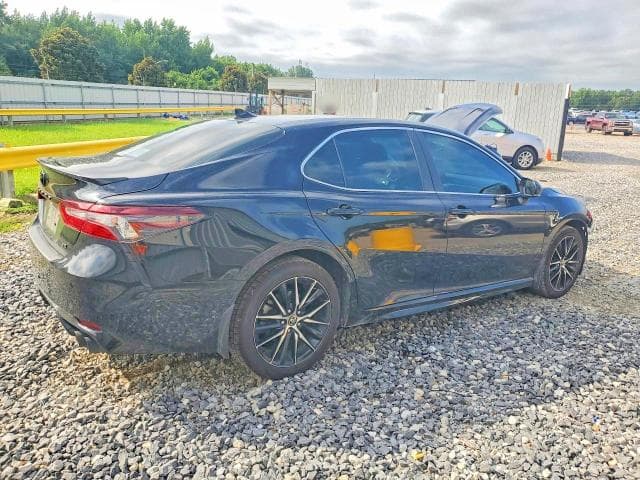 2022 TOYOTA CAMRY SE 3