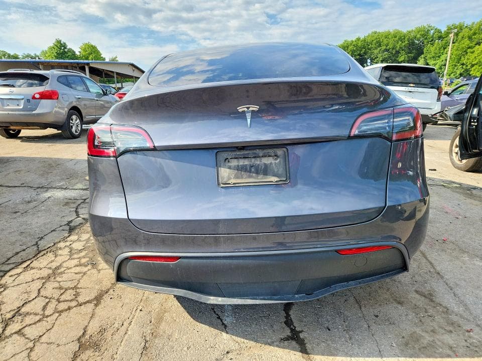 2023 TESLA MODEL Y 6