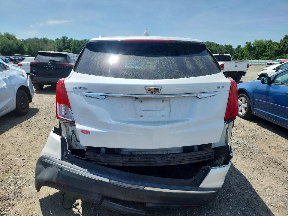 2017 CADILLAC XT5 6