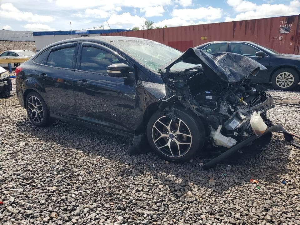 2017 FORD FOCUS SEL 4