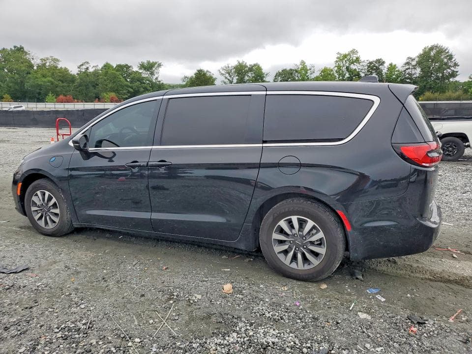 2022 CHRYSLER PACIFICA HYBRID TOURING L 2