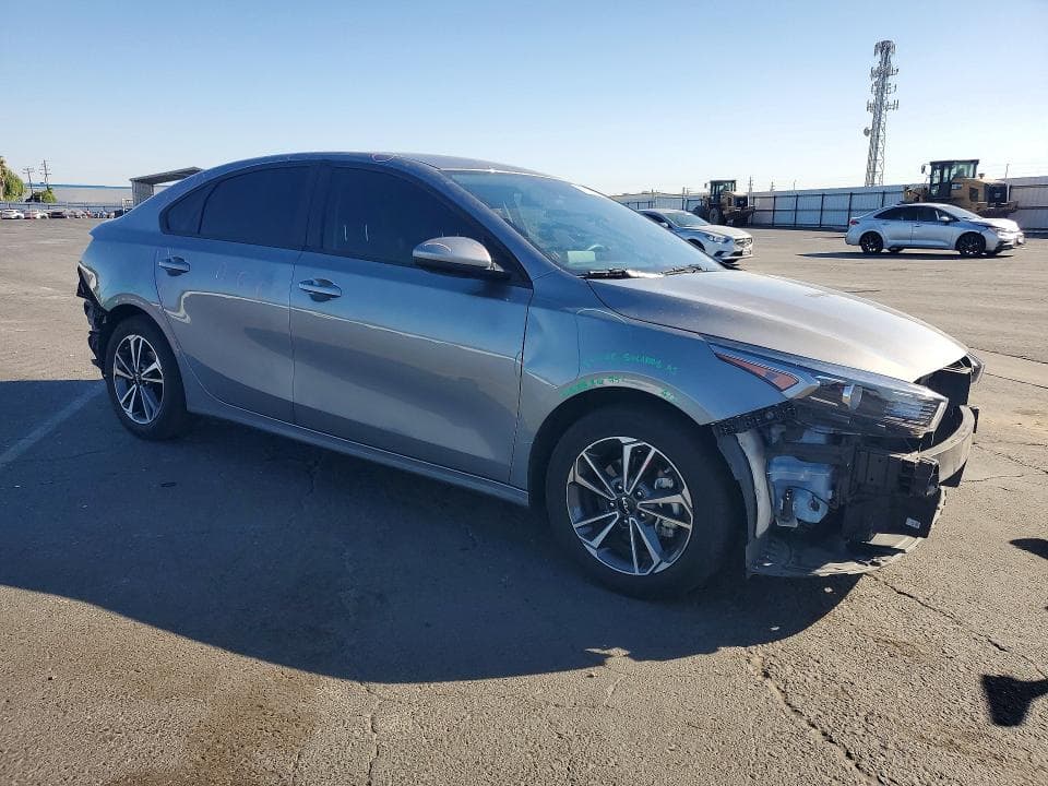 2024 KIA FORTE LXS 4