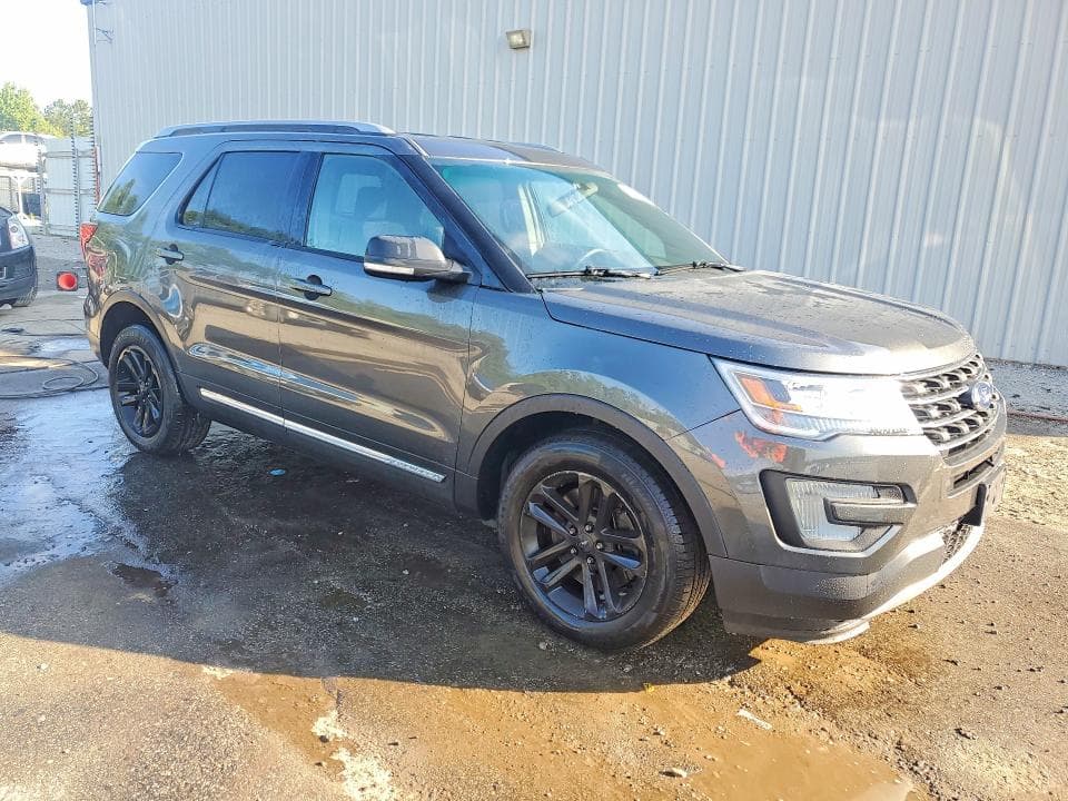 2017 FORD EXPLORER XLT 4