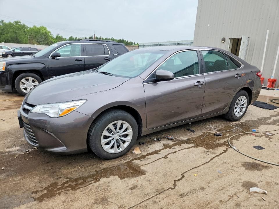 2017 TOYOTA CAMRY LE - 1