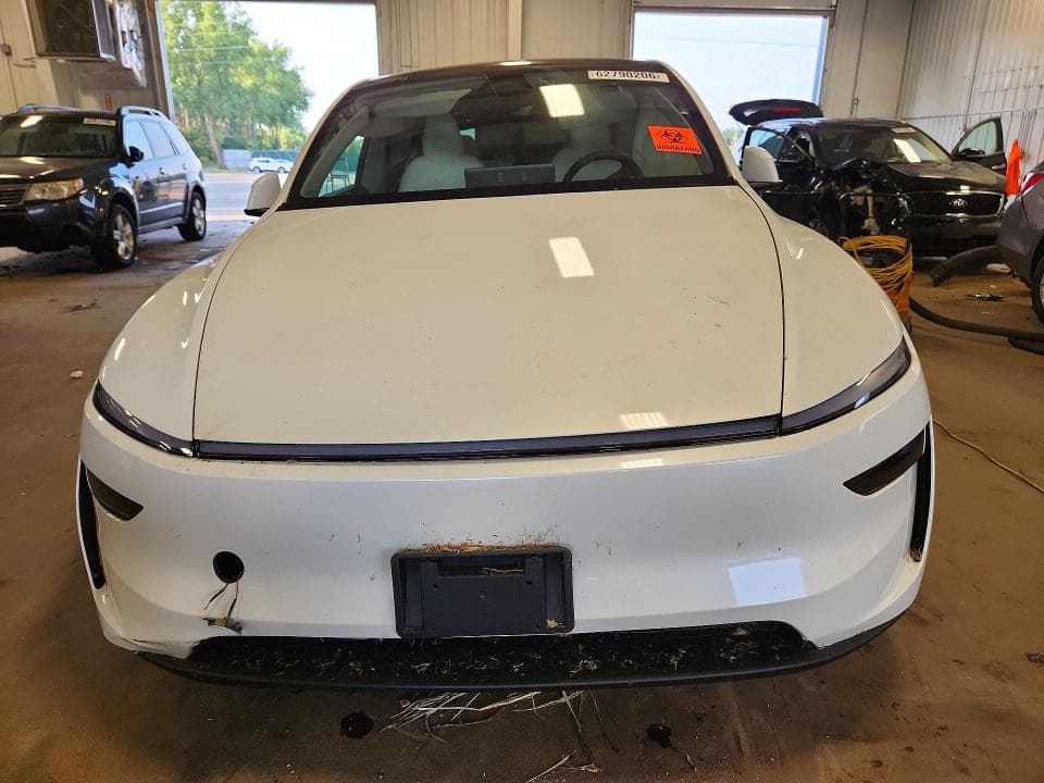 2026 TESLA MODEL Y 5