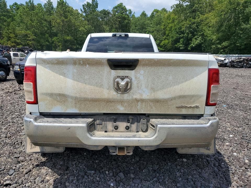 2024 RAM 3500 TRADESMAN 6