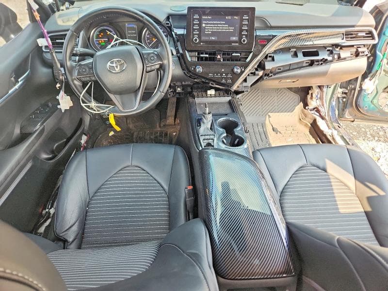 2021 TOYOTA CAMRY SE 8