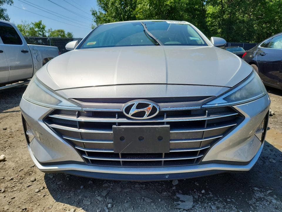 2020 HYUNDAI ELANTRA SE 5