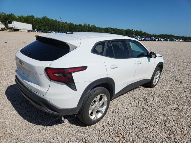 2025 CHEVROLET TRAX LS 3