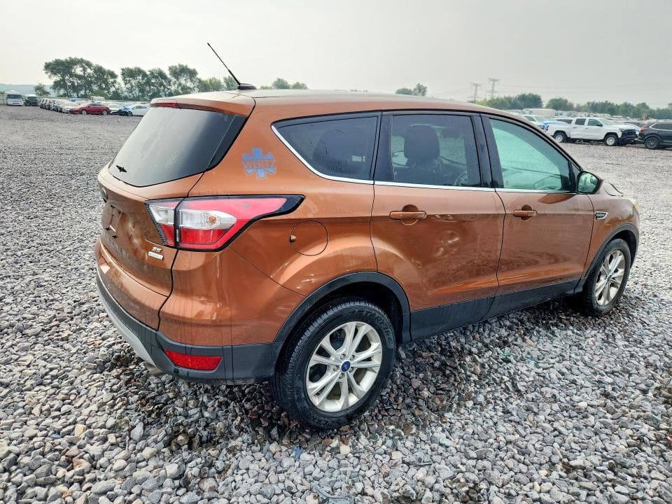 2017 FORD ESCAPE SE 3