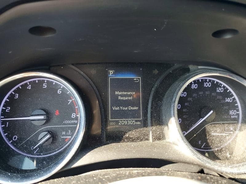 2020 TOYOTA CAMRY LE 9