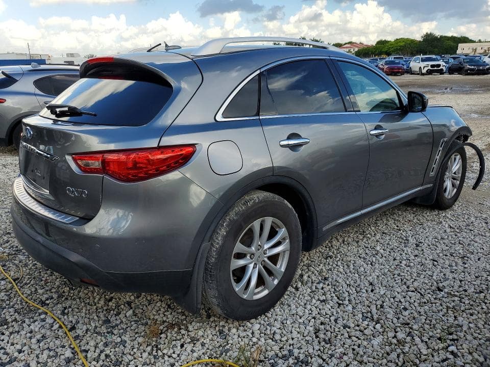 2017 INFINITI QX70 BASE 3