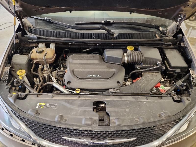 2017 CHRYSLER PACIFICA LIMITED 12
