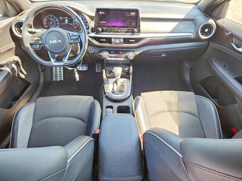 2022 KIA FORTE GT LINE 8