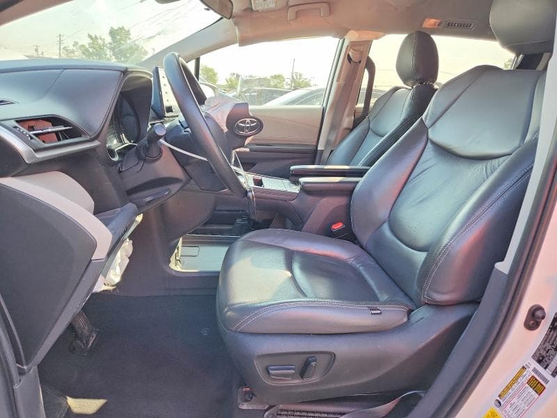 2022 TOYOTA SIENNA LE 7