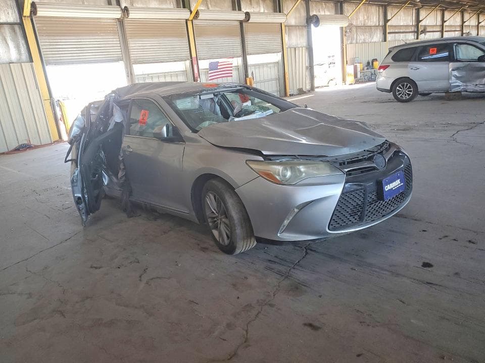 2017 TOYOTA CAMRY SE 4