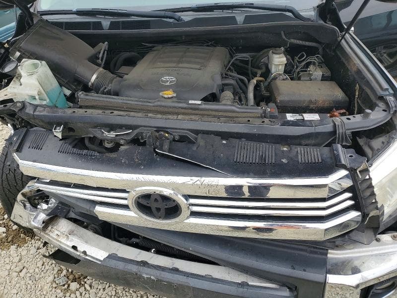 2017 TOYOTA TUNDRA SR5 11
