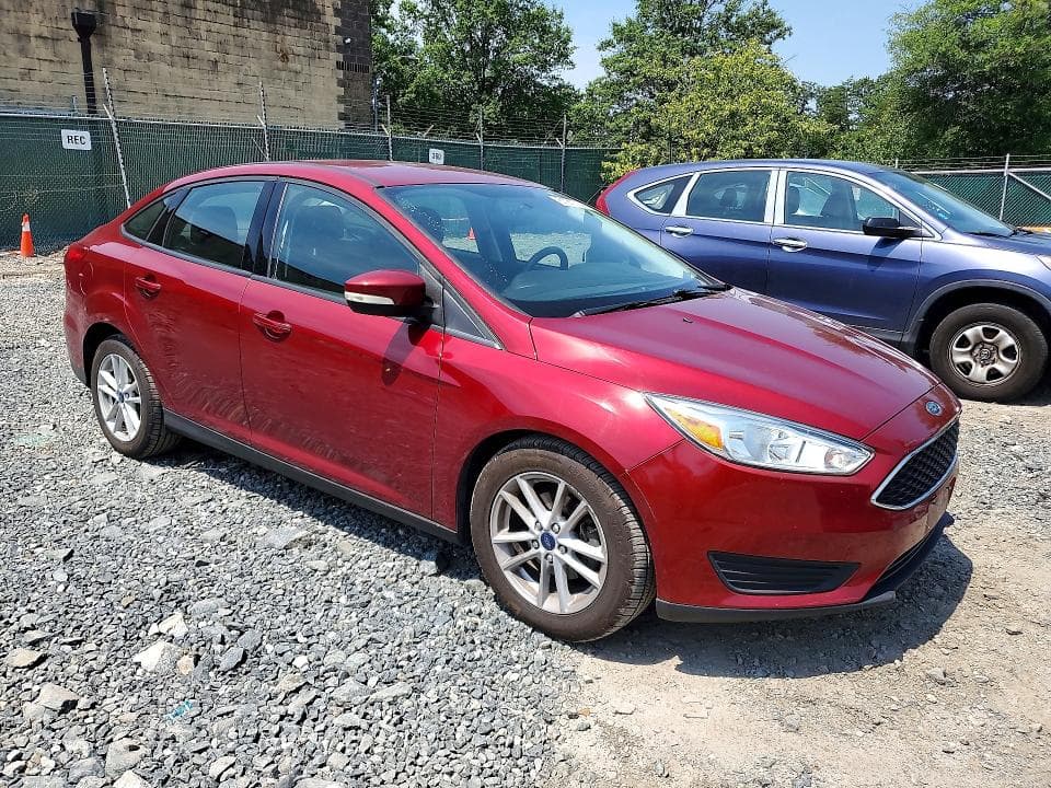 2017 FORD FOCUS SE 4