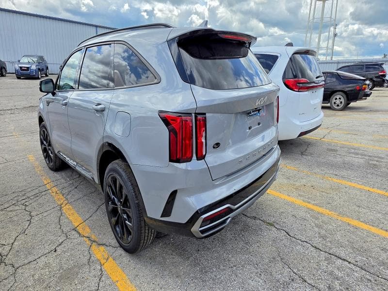 2022 KIA SORENTO SX 2