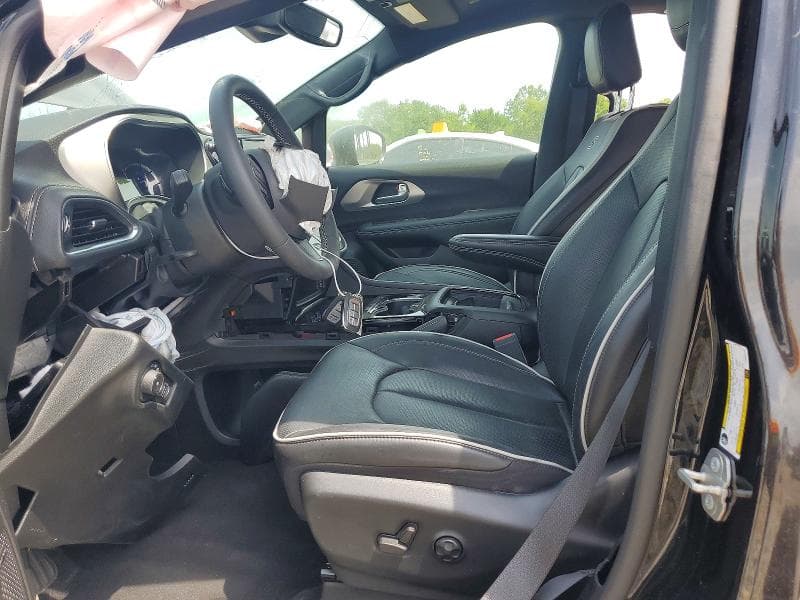 2023 CHRYSLER PACIFICA HYBRID LIMITED 7