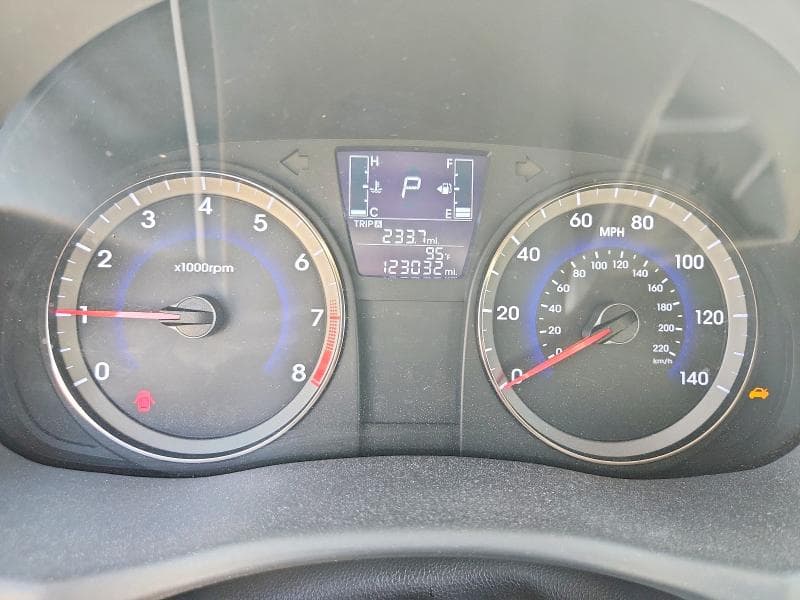2017 HYUNDAI ACCENT SE 9