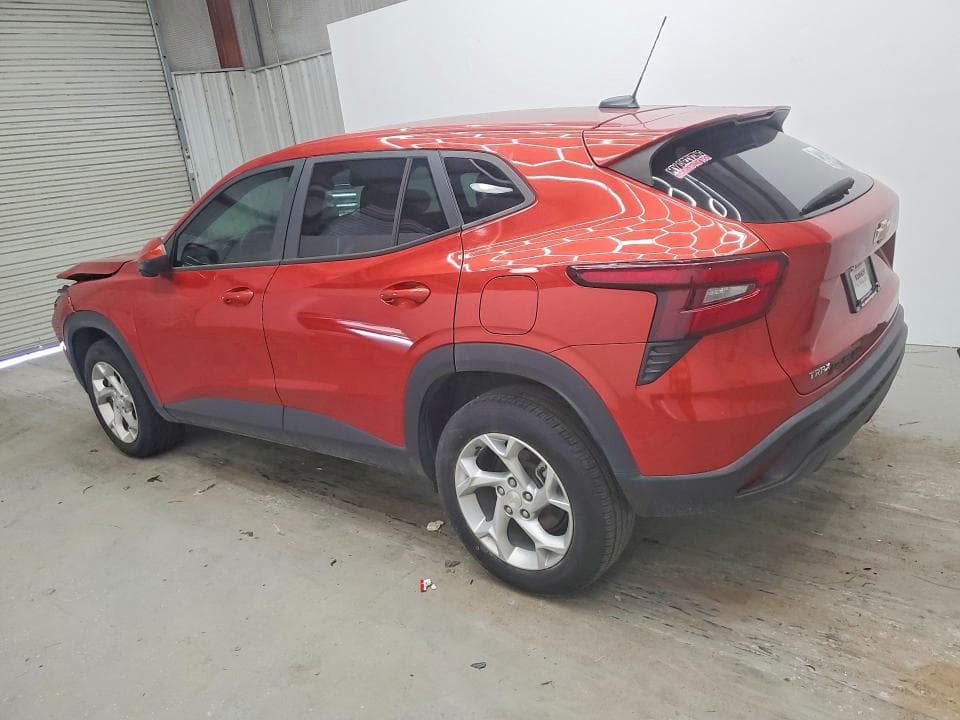 2024 CHEVROLET TRAX LS 2