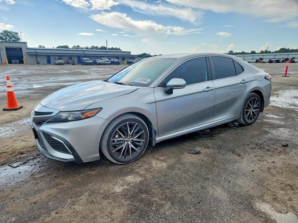 2024 TOYOTA CAMRY SE - 1