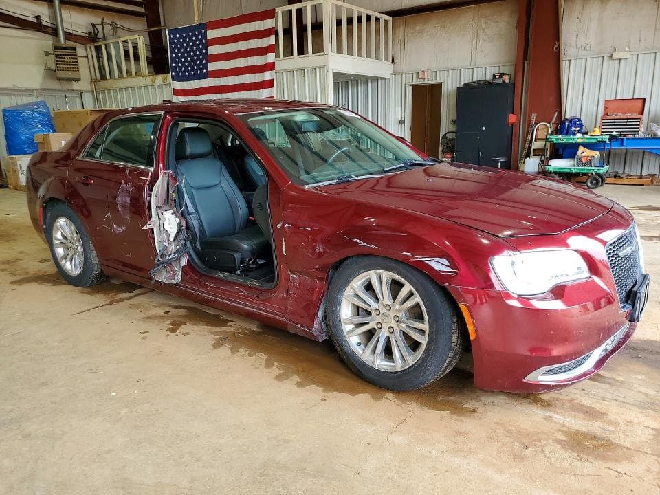 2017 CHRYSLER 300 LIMITED 4