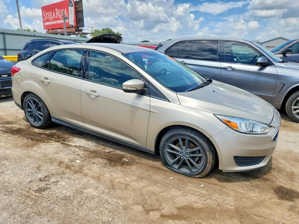 2017 FORD FOCUS SE 4