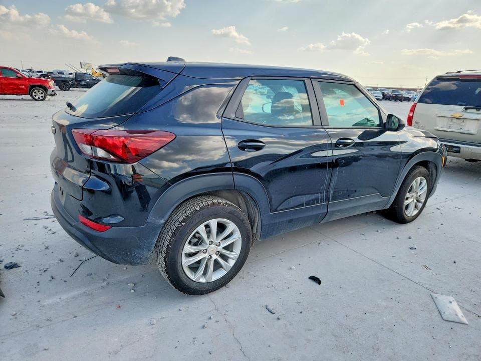 2023 CHEVROLET TRAILBLAZER LS 3