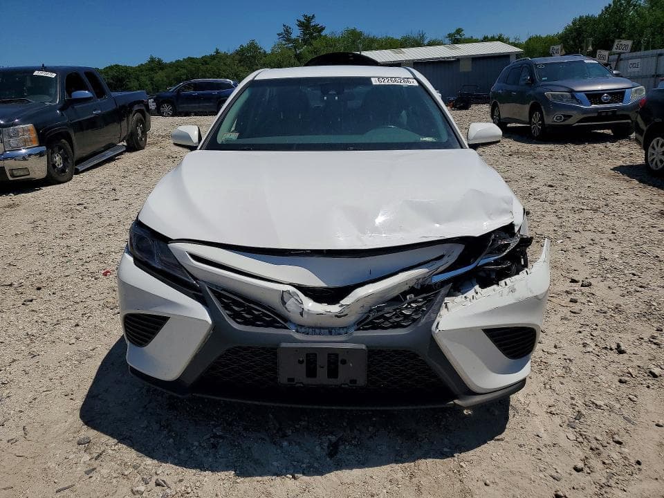2018 TOYOTA CAMRY SE 5